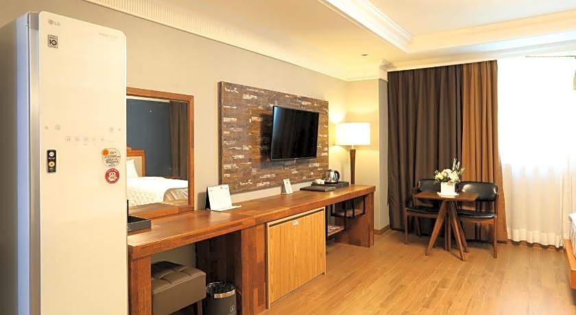 Empire Tourist Hotel