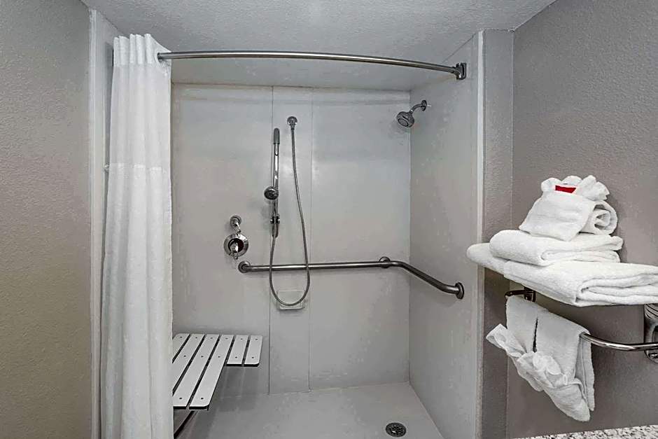 Casa Bella Inn & Suites