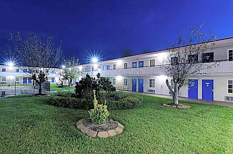 Motel 6-Staunton, VA