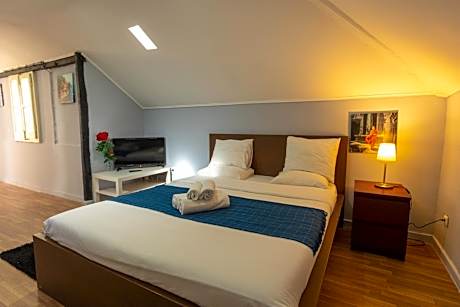 Economy Triple Room