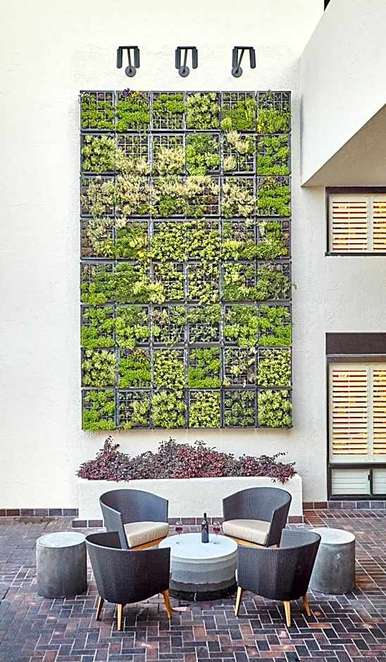 Portola Hotel and Spa