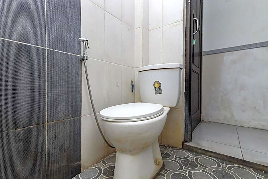 RedDoorz near Stasiun Malang Kota Lama 2