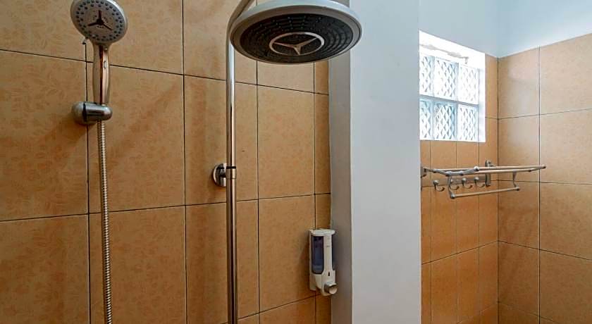 Lembur Kiwari Setra Duta Mitra RedDoorz