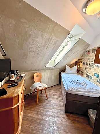 Economy Single Room