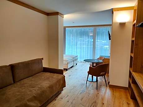 Junior Suite with Mountain View