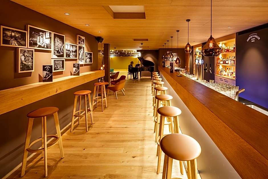 Hirschen Guesthouse - Village Hotel