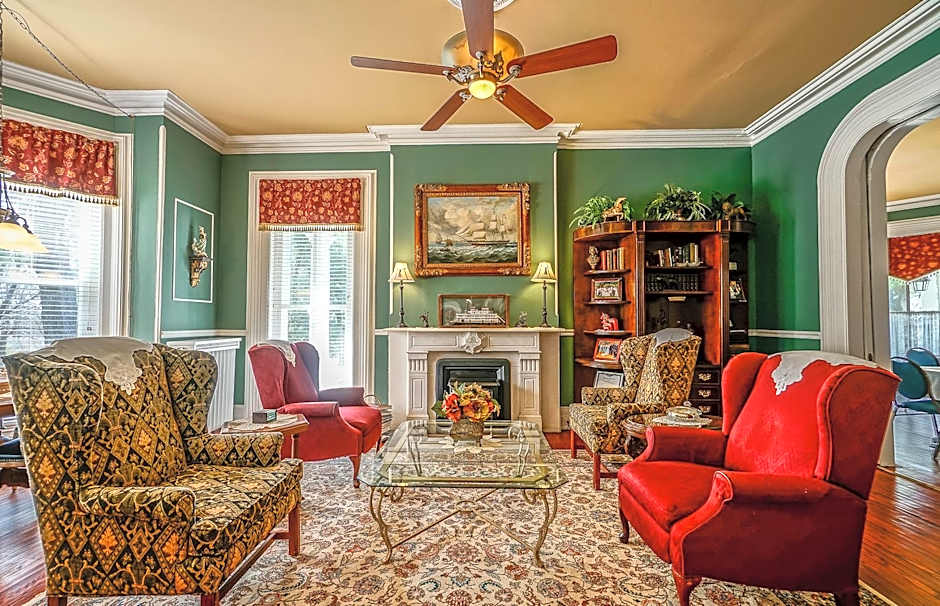 Pinehill Inn