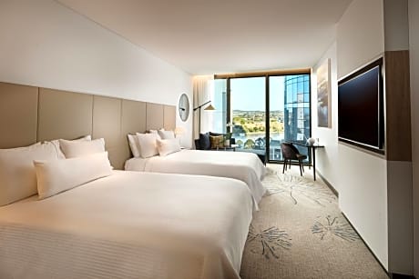 Club Twin Room with River View - Executive Level