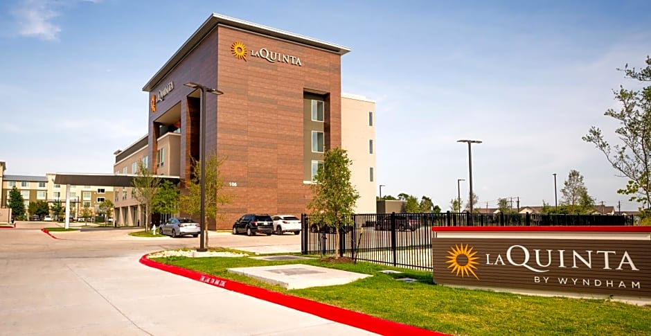 La Quinta Inn & Suites by Wyndham Austin Parmer/Tech Ridge