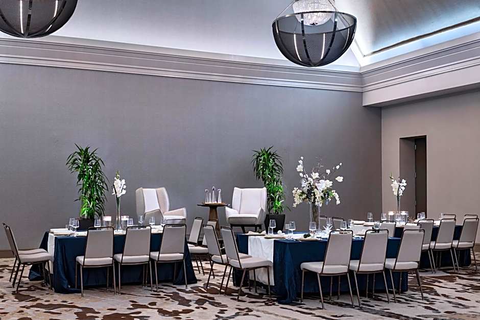 AC Hotel by Marriott Houston Downtown