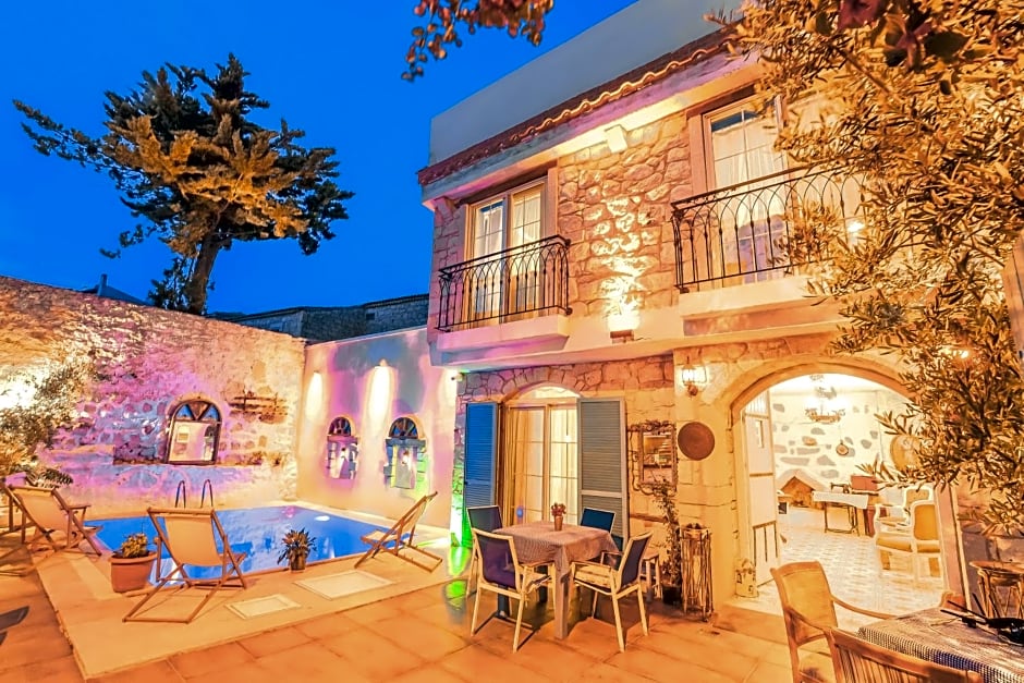 Alacati Asmali Konak Hotel
