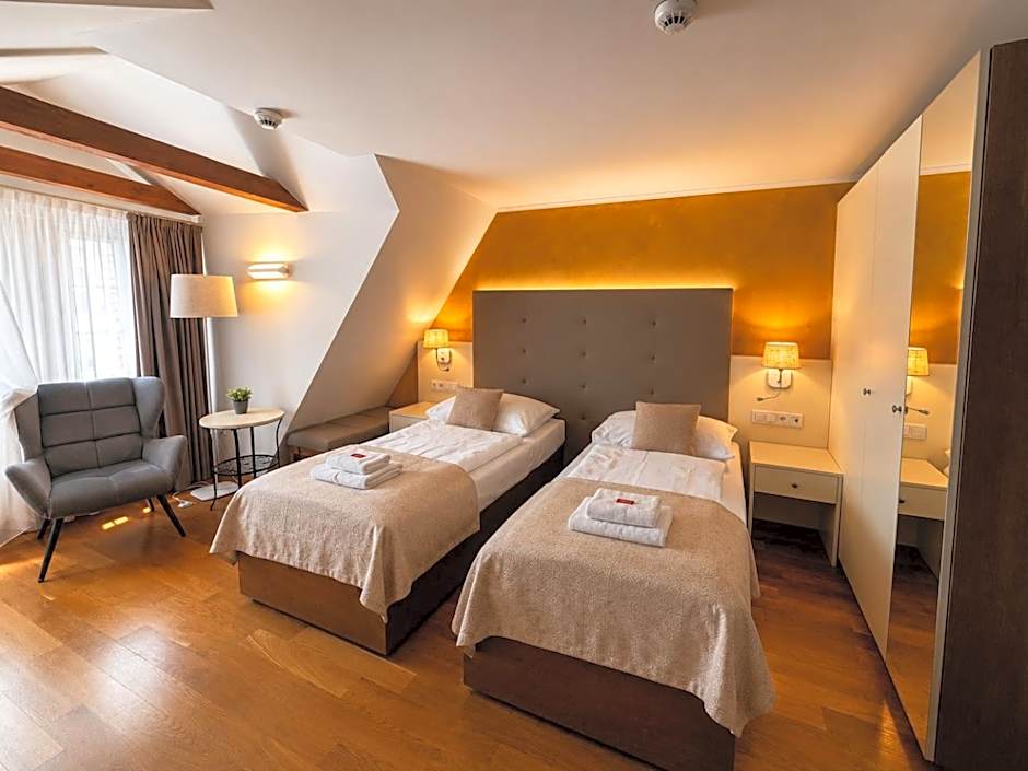 The Golden Wheel Hotel