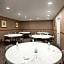 Hawthorn Suites by Wyndham Dearborn/Detroit