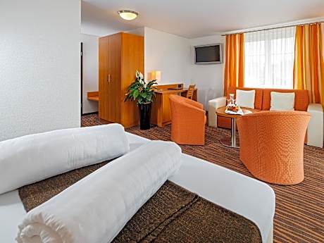 Deluxe Room with Inland View