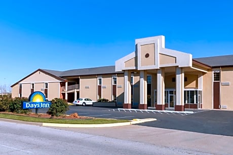 Days Inn by Wyndham Lawton