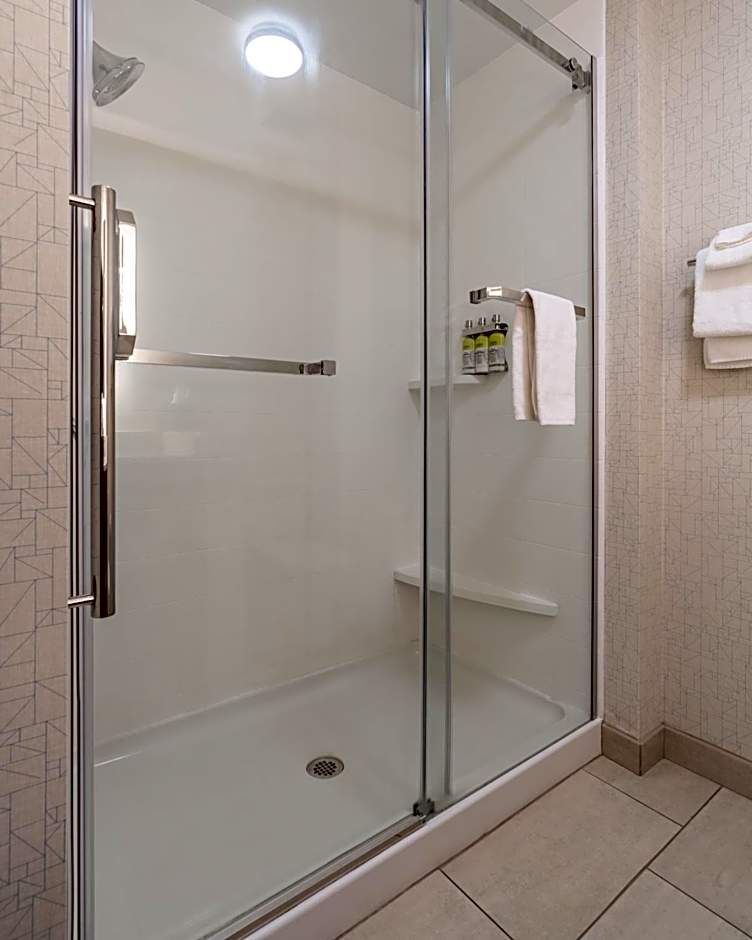 Holiday Inn Express & Suites - Marion By IHG