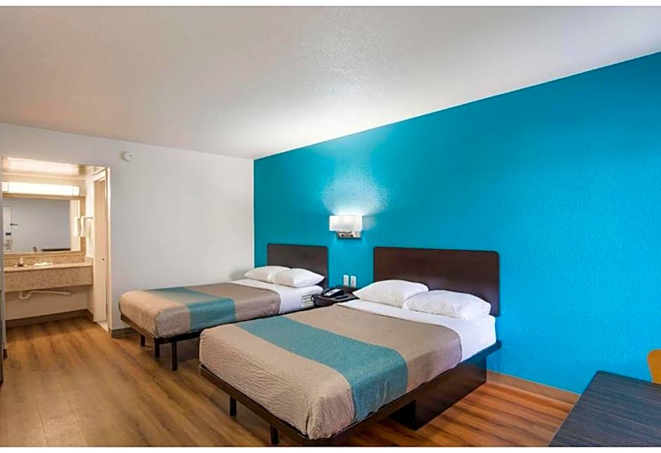 Photo 1 of 5 of 2 Double Beds, Nonsmoking