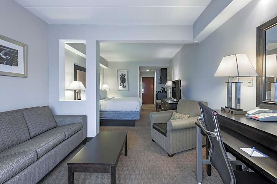 Holiday Inn Express & Suites Laurel Lakes By IHG