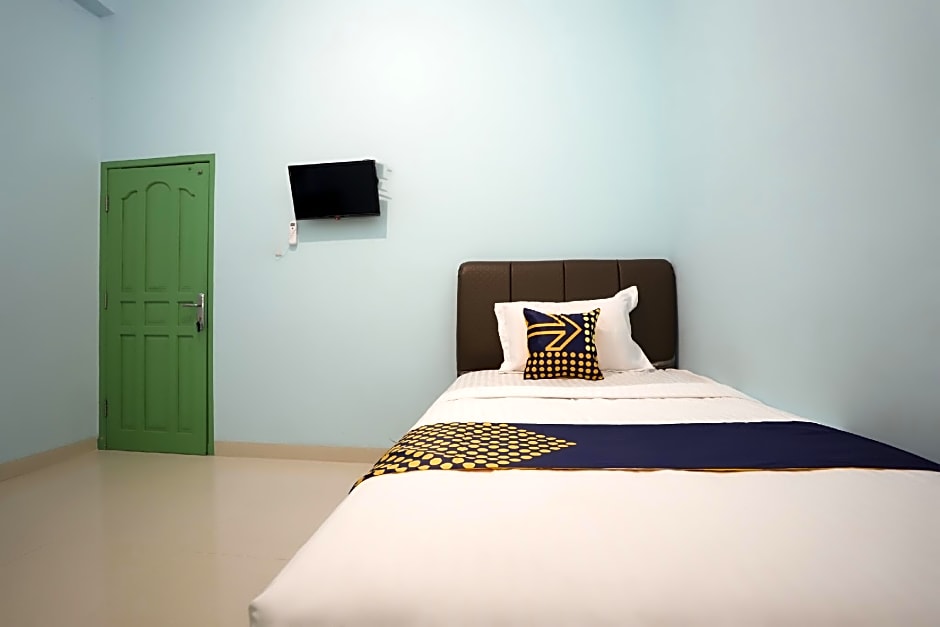 OYO 2738 818 Home Stay