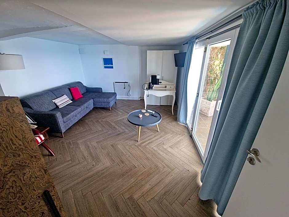 Condesa del Mar apartamentos adults only