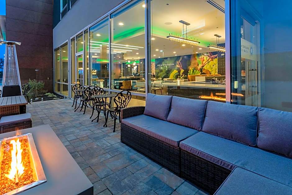 La Quinta Inn & Suites by Wyndham Galt