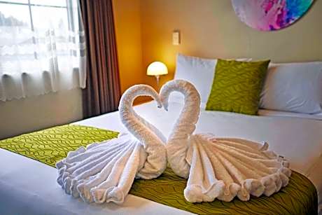 Studio with Spa Bath