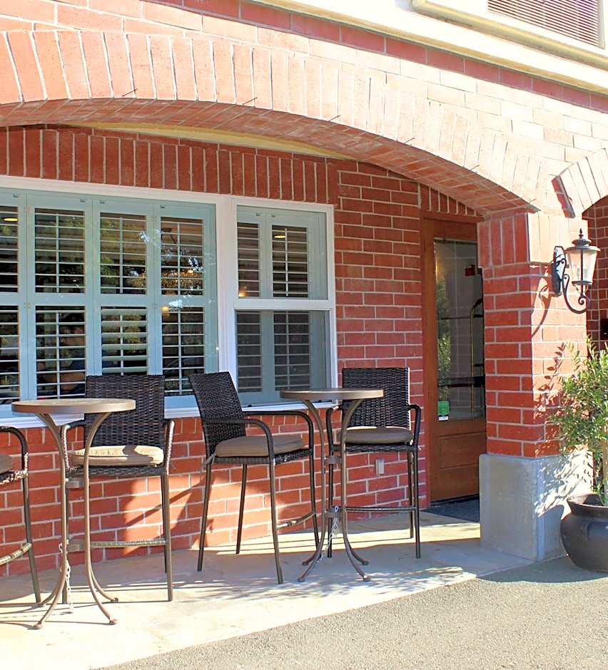 Bel Abri Napa Valley Inn