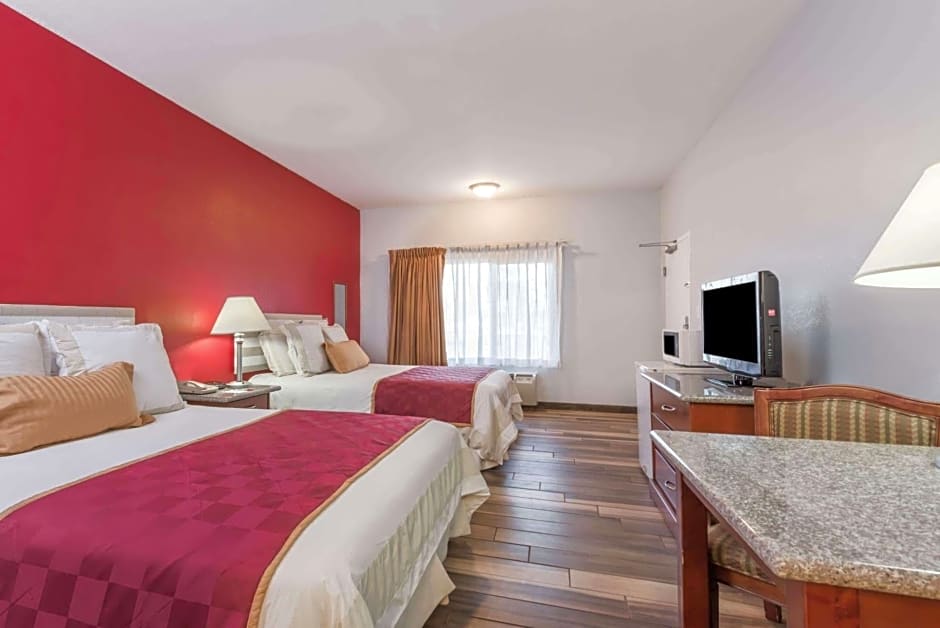 Ramada by Wyndham near SeaWorld / Mission Beach