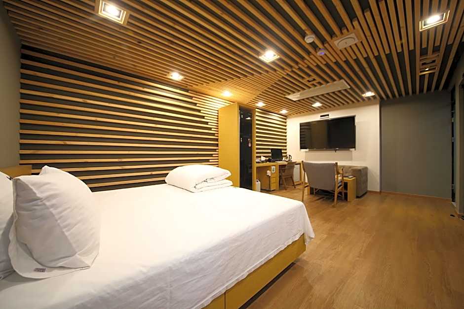 Gimhae Jangyu Aria – Gimhae, IA