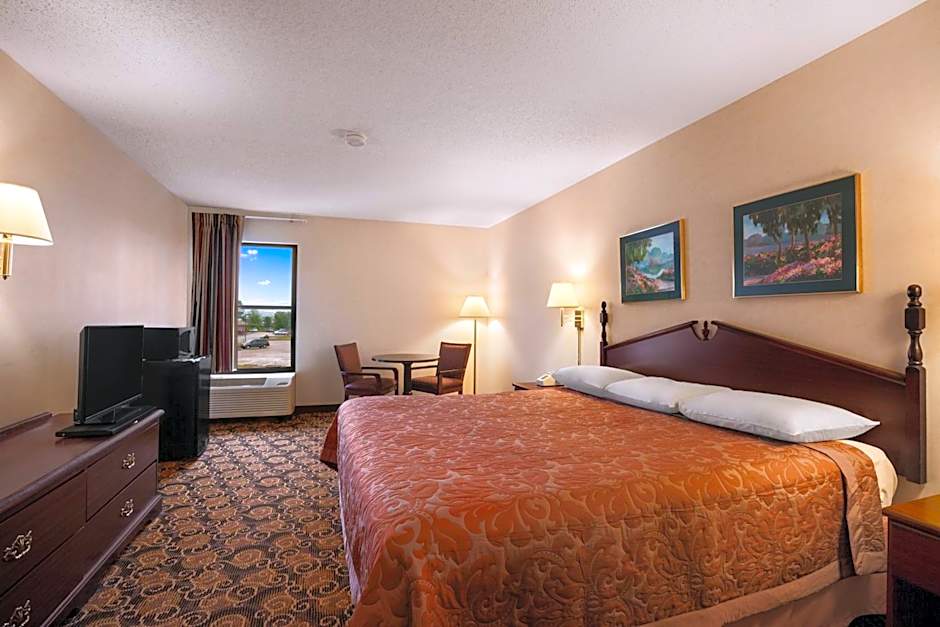 Super 8 by Wyndham Evansville North