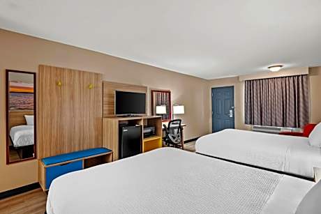 Queen Room with Two Queen Beds - Non-Smoking