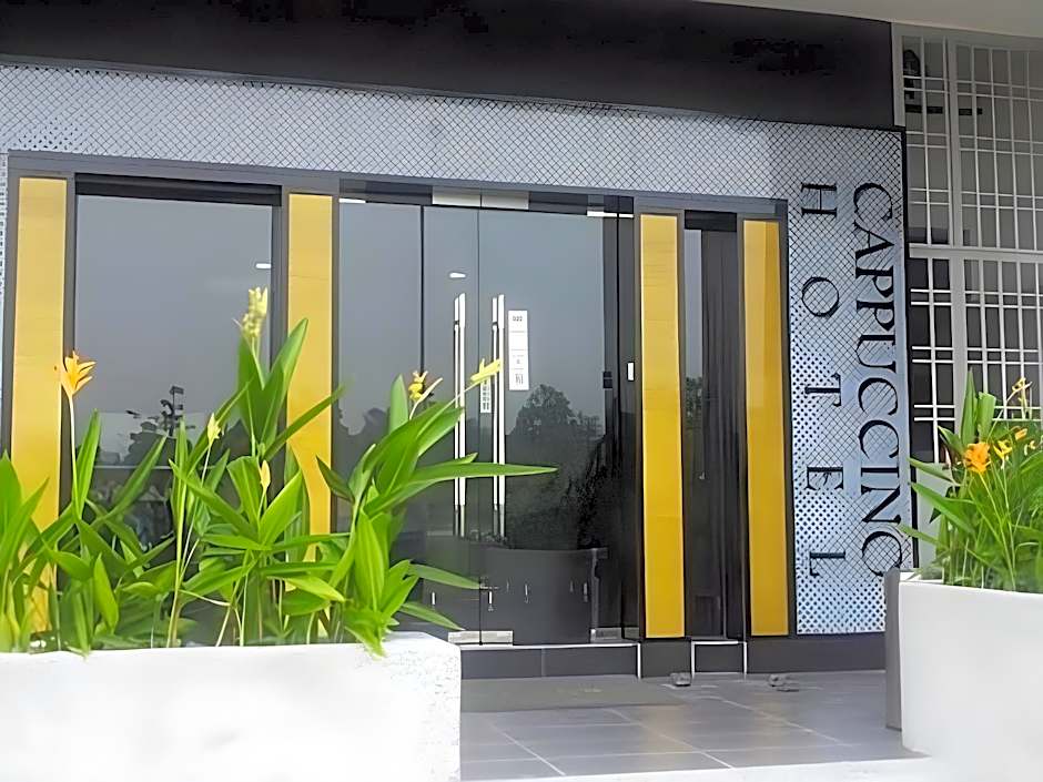 Cappuccino Hotel @ Mount Austin