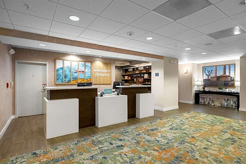 Hampton Inn & Suites Lancaster