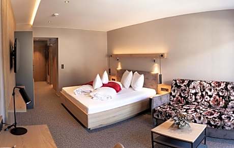 Deluxe Double Room with Shower