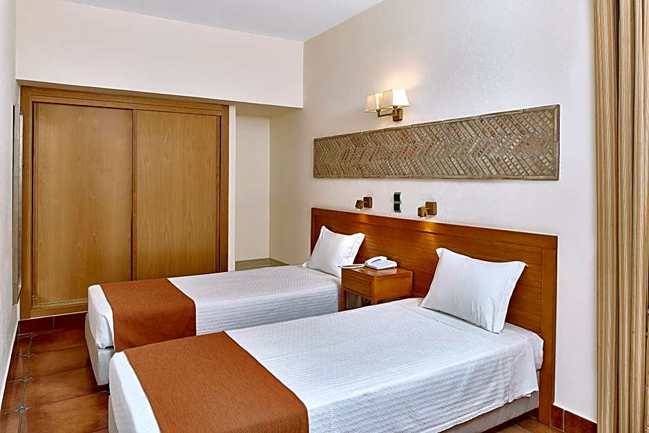 Oceanus Aparthotel