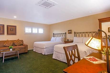 Deluxe Room with Two Queen Beds