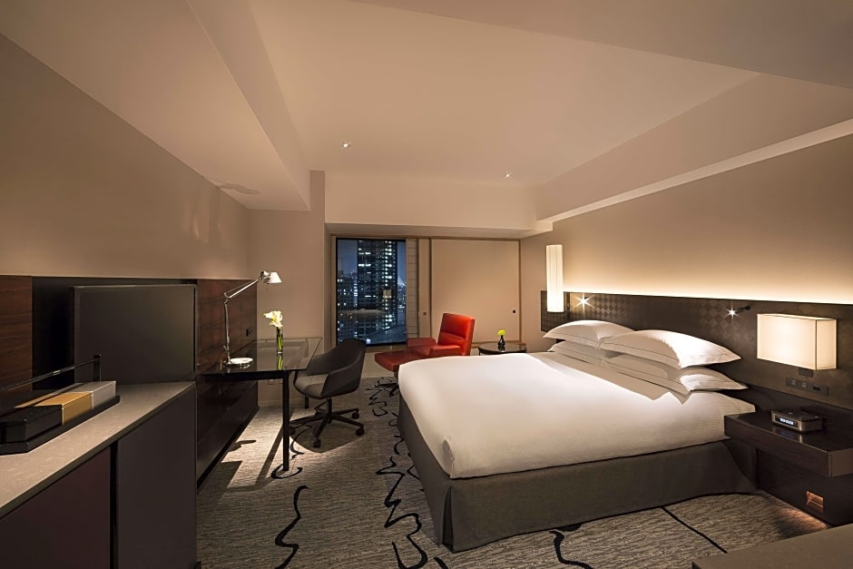 Photo 1 of 2 of Hilton 2 Beds
