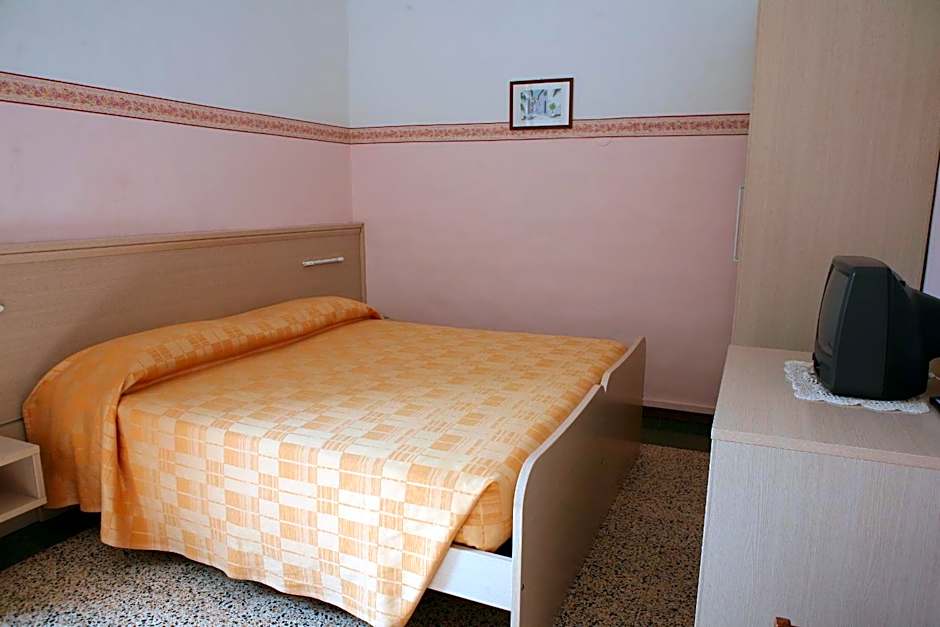 Photo 1 of 6 of 1 Double Bed or 2 Beds