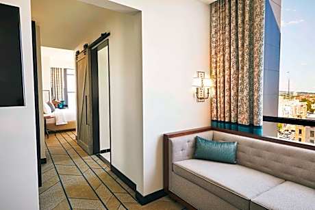 King Suite with City View
