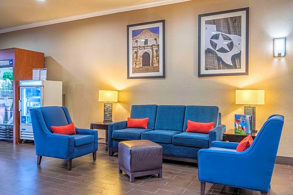 Comfort Suites Near Texas State University