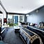 Medusa's Luxe Retreat - Prime Surfers Paradise Spot