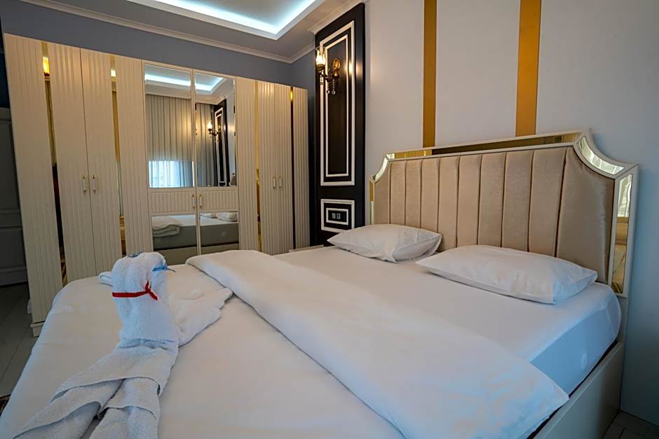 POISON GARDEN SUİTE