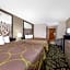 Super 8 by Wyndham Pratt