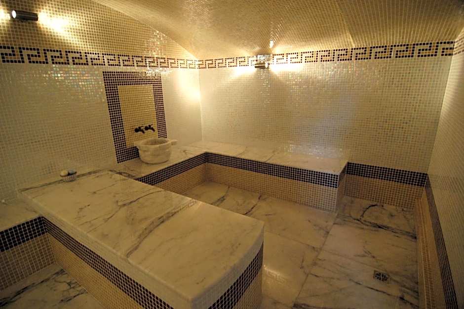 Manhattan Hotel & Restaurant