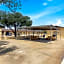 Freer Executive Inn & Studios by OYO