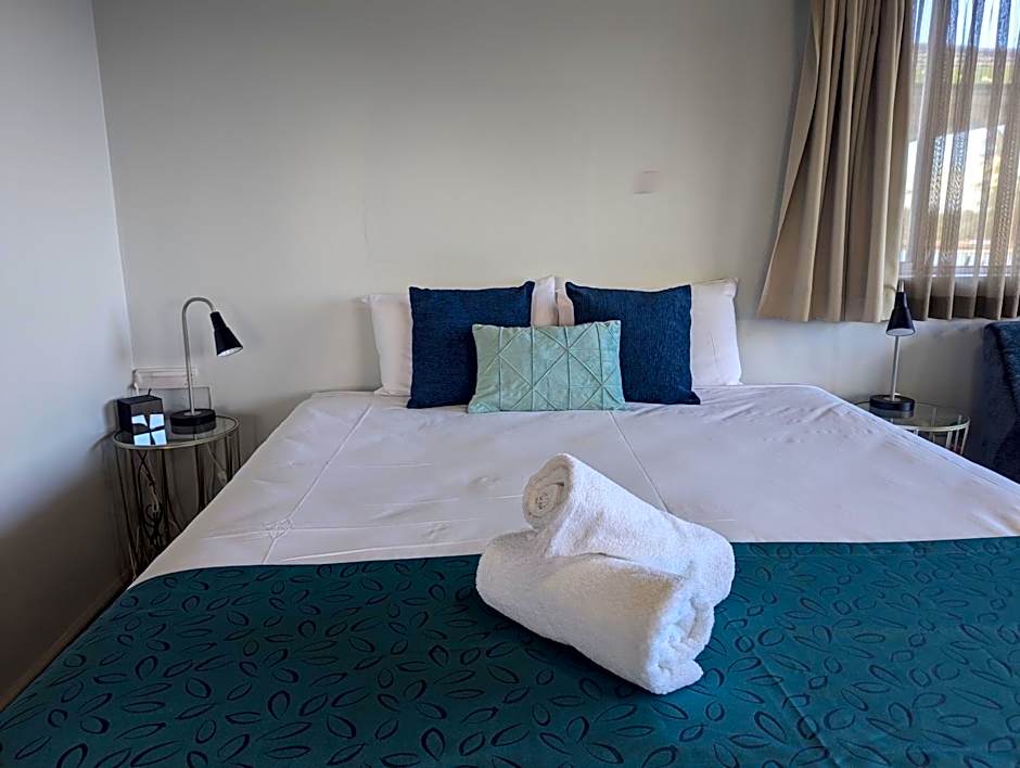 Haven Waters Motel & Apartments