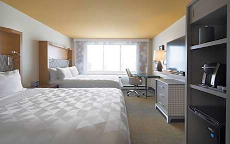 Standard Queen Room with Two Queen Beds