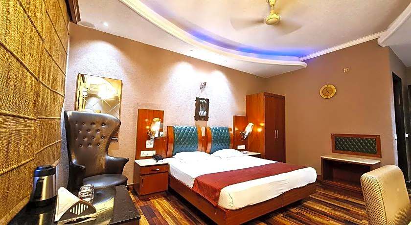 Royal Castle Grand
