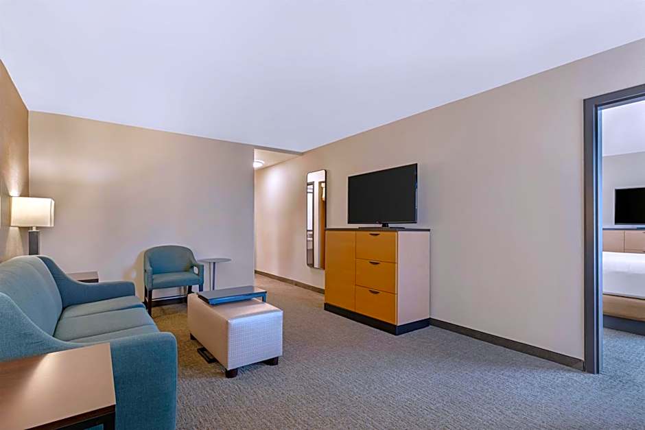 Drury Inn & Suites Joplin