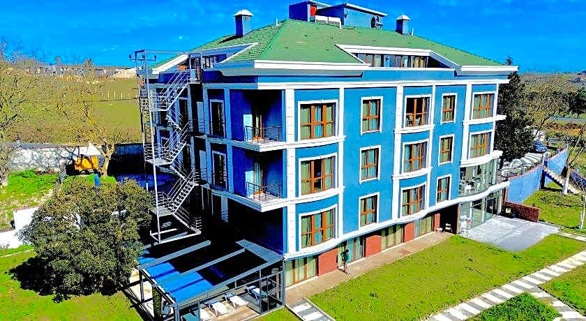 GREEN ROOF BOUTIQUE HOTEL